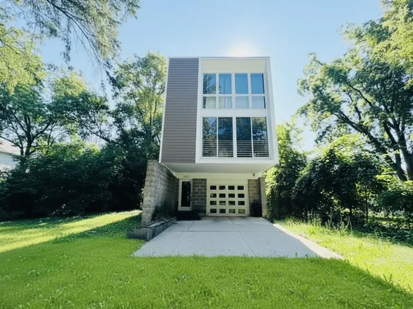 6022 N Sunny Point ROAD, Milwaukee, WI 53209