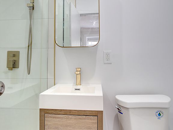 5th image of 130 W 73rd St APT 9