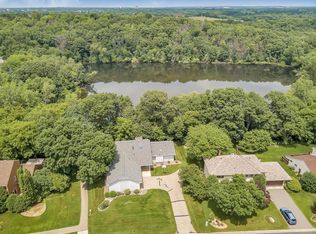 1317 Berry Ridge Rd, Eagan, MN 55123