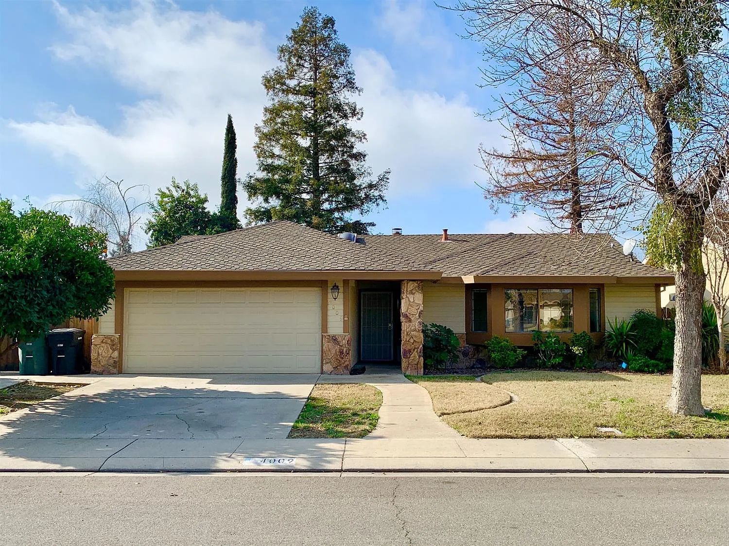 4009 Timahoe Dr photo 1