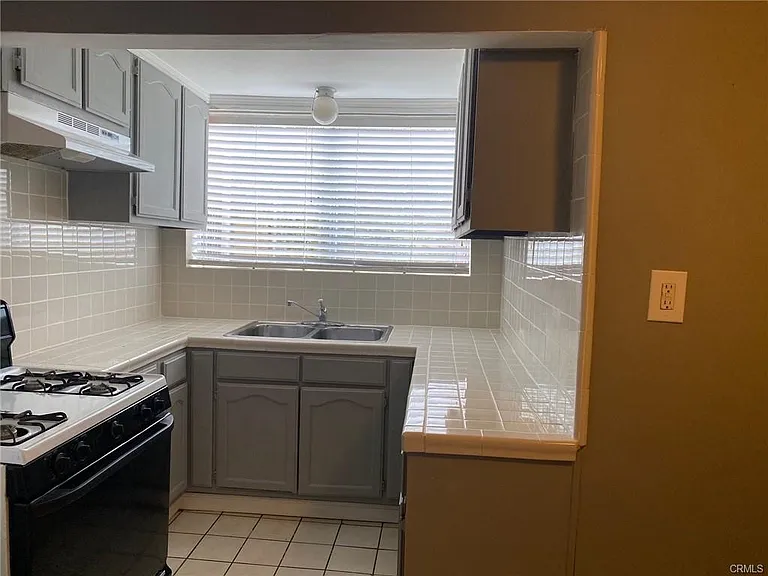 1265 Oakridge Dr #A — Photo 10