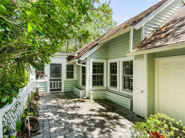 1546 Sabal Ct, Vero Beach, FL 32963