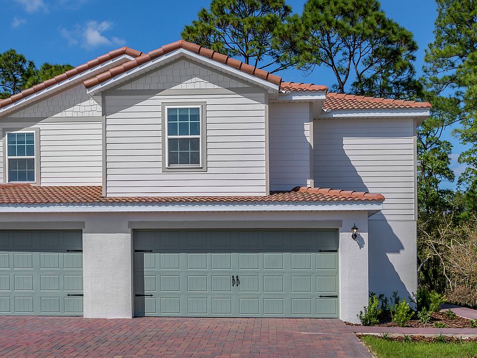 The Glades is a beautiful townhome with a side entrance