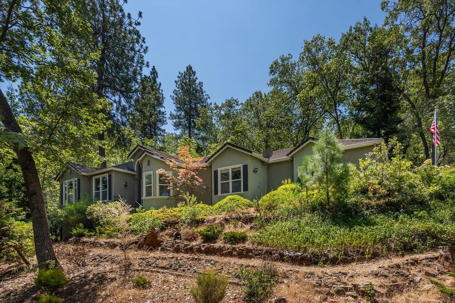 3345 Chasen Dr photo 1