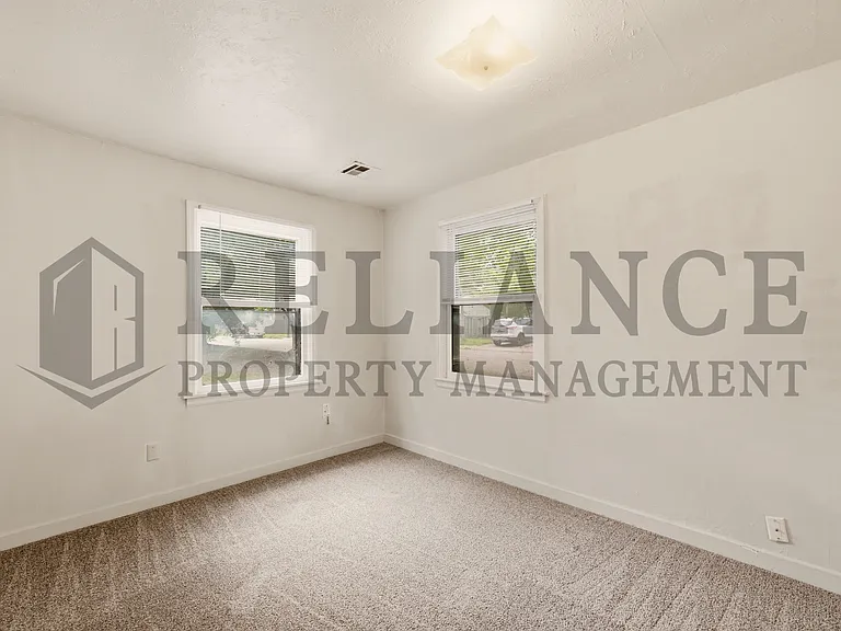2464 S Washington Ave — Photo 28