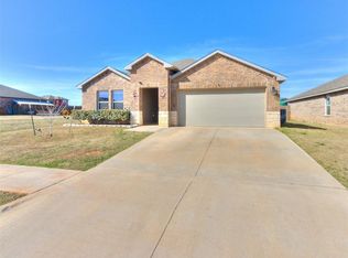 10421 NW 24th Ter, Yukon, OK 73099