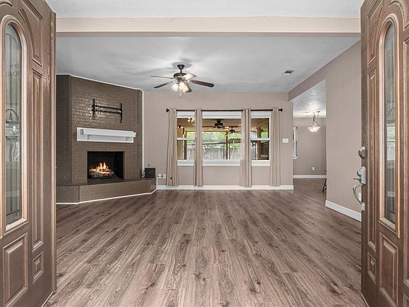 4th image of 635 Ringwood St