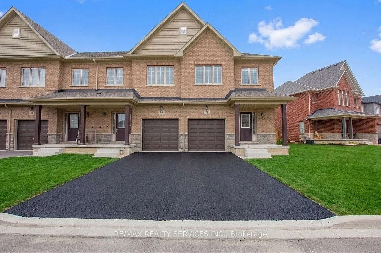 3 bed, $2,495 — Photo 1