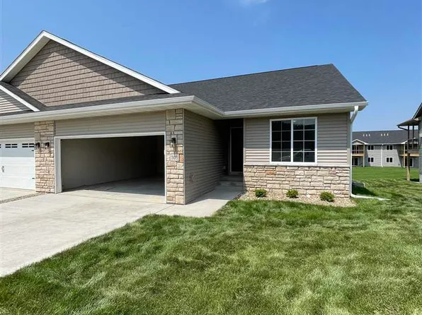 703 Hillside Dr, Tiffin, IA 52340