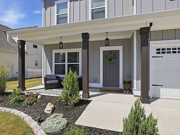 3rd image of 8157 Snowdrop Way