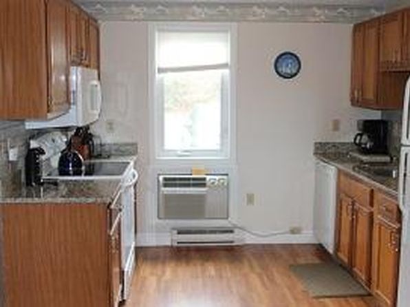 1373 Post Rd #14B