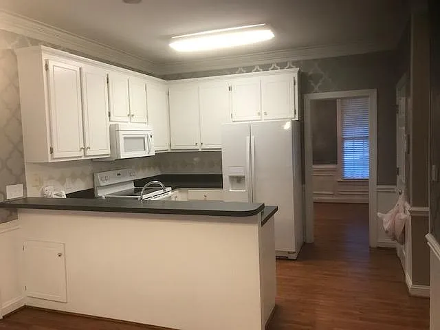 304 Atterbury Ln — Photo 27