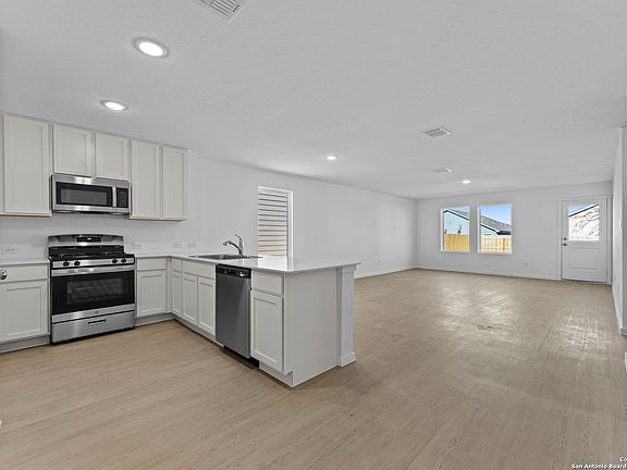 2nd image of 110 Ellendale Place