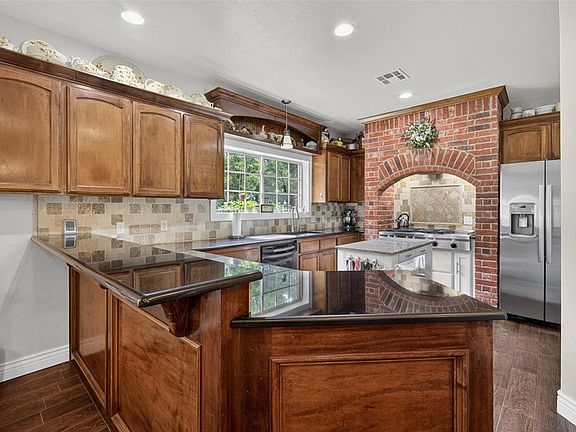 5th image of 24083 Hester Cir