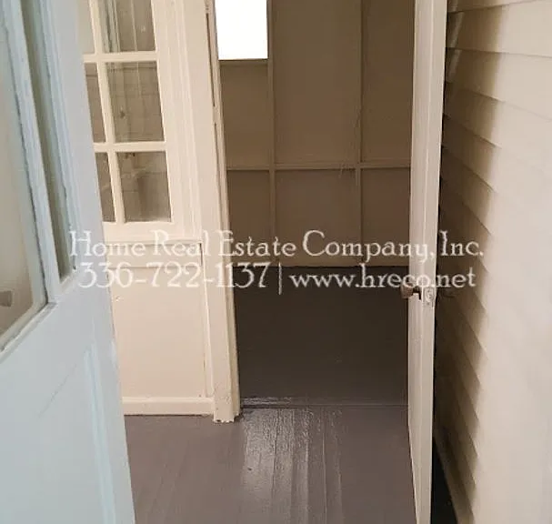 1346 Westbrook Plaza Dr — Photo 7