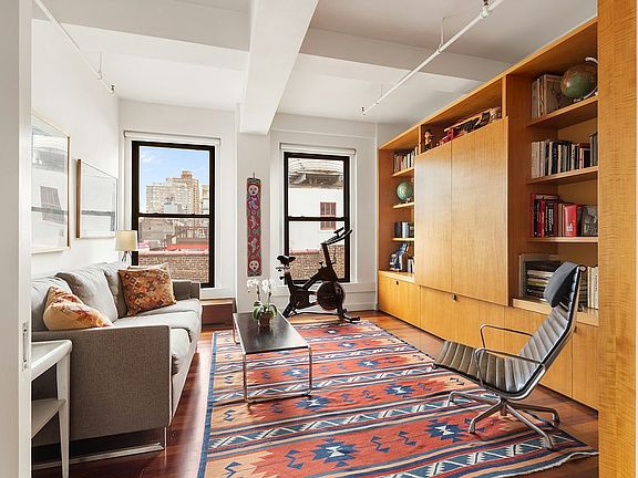 4th image of 236 W 26th St Room 12E