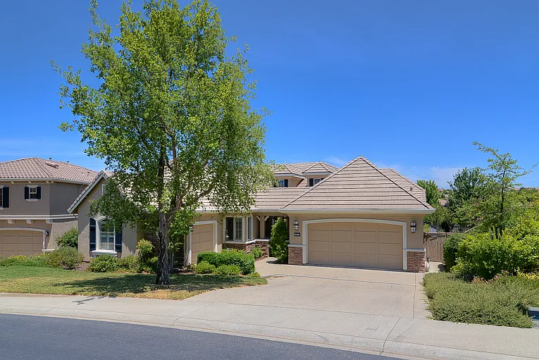 8023 Marches Way photo 1