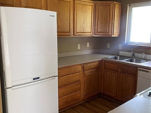 5th image of 1360 E 345th St