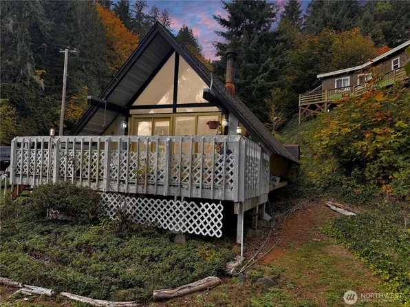 40 NE Brook Drive, Belfair, WA 98528