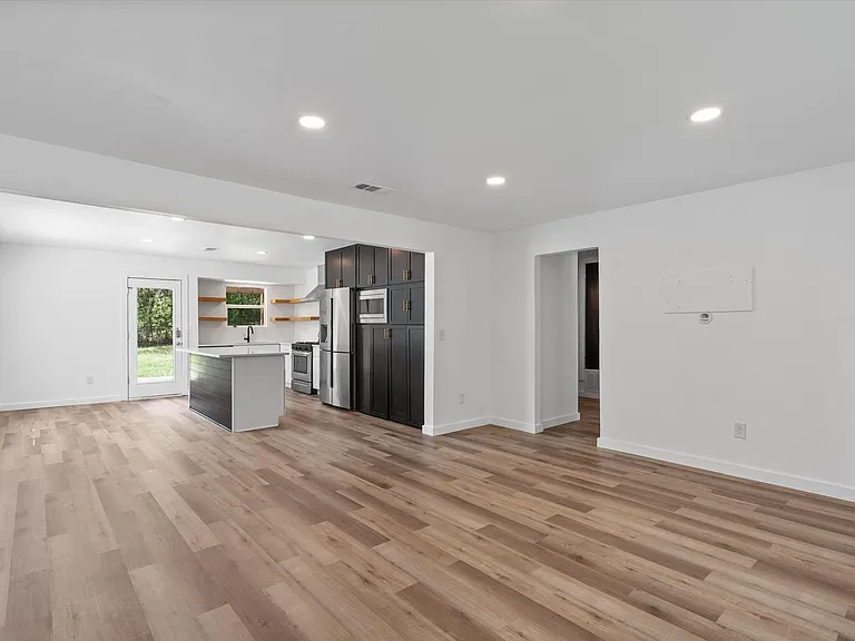 3307 Oak Aly — Photo 6