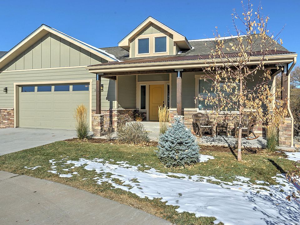 1st image of 258 Fieldstone Ct