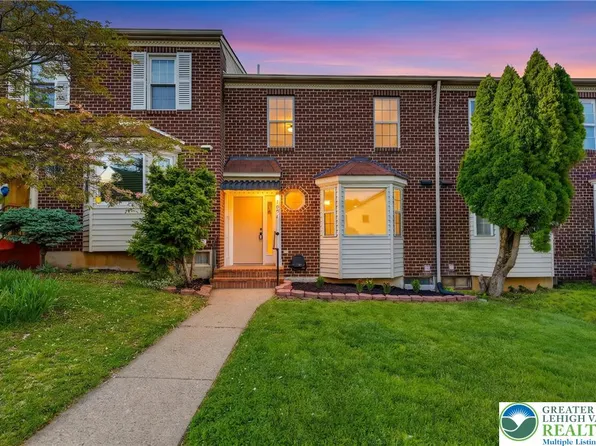 1407 Presidential Dr, Whitehall, PA 18052
