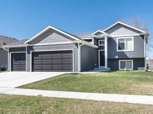 3915 Sunnydale Ln SE, Rochester, MN 55904