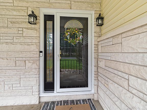 3rd image of 1705 E Springhill Rd