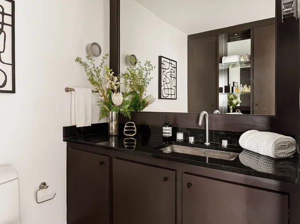 295 Greenwich Street image 17 of 21