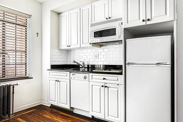 Sold by John J. Grogan & Associates | media 7