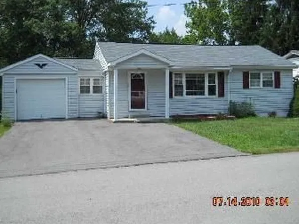 503 Willow Ln, Bridgeport, WV 26330