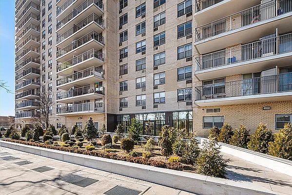 1st image of 501 Surf Ave APT 19S
