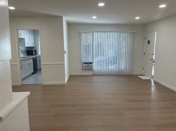 8333 Clinton St #4, Los Angeles, CA 90048