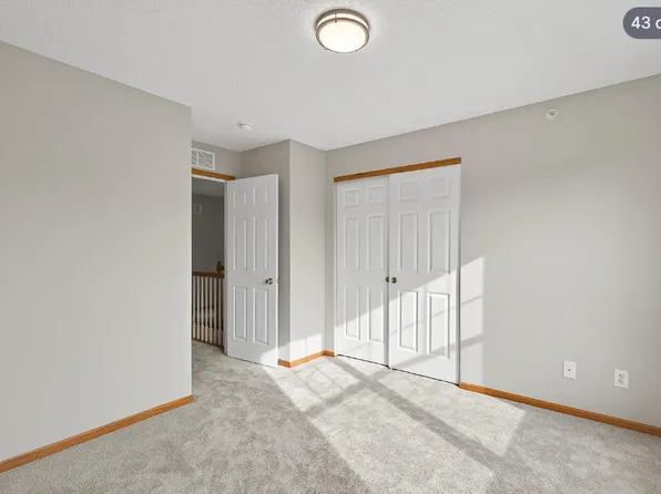 5055 Holly Ln N Unit 4, Minneapolis, MN 55446