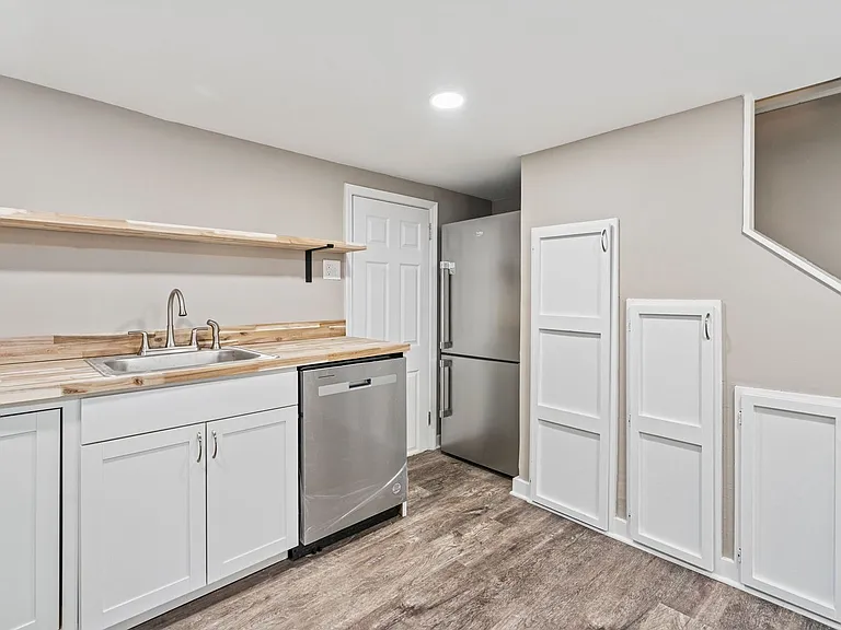 2215 Lehigh St — Photo 9