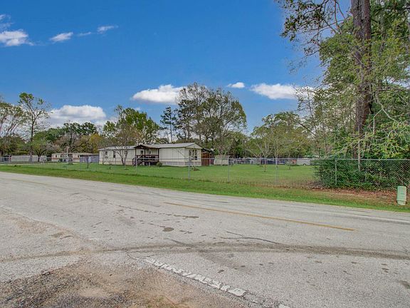 4th image of 36 W Old Field Dr