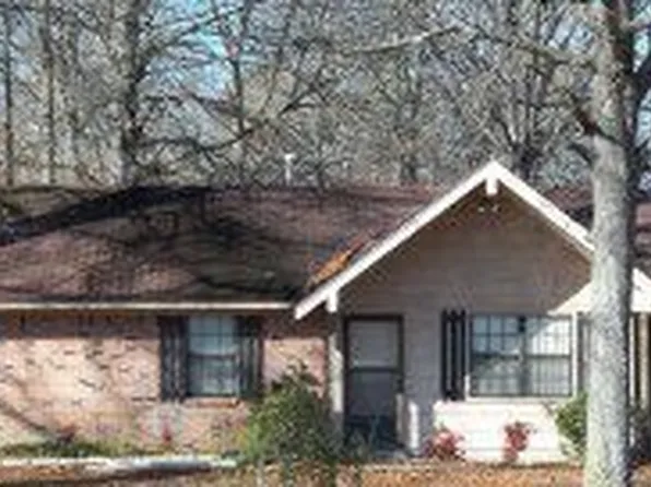 225 N Lehmberg Rd, Columbus, MS 39702