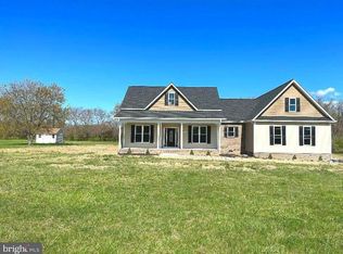 207 Matthews Cove Dr, Montross, VA 22520