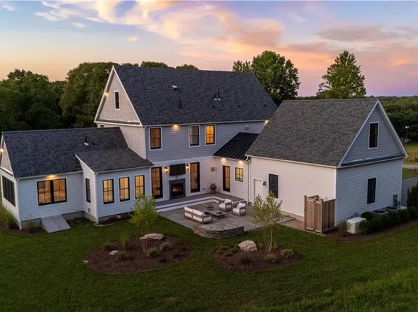 416B Bridgetown Rd, Saunderstown, RI 02874