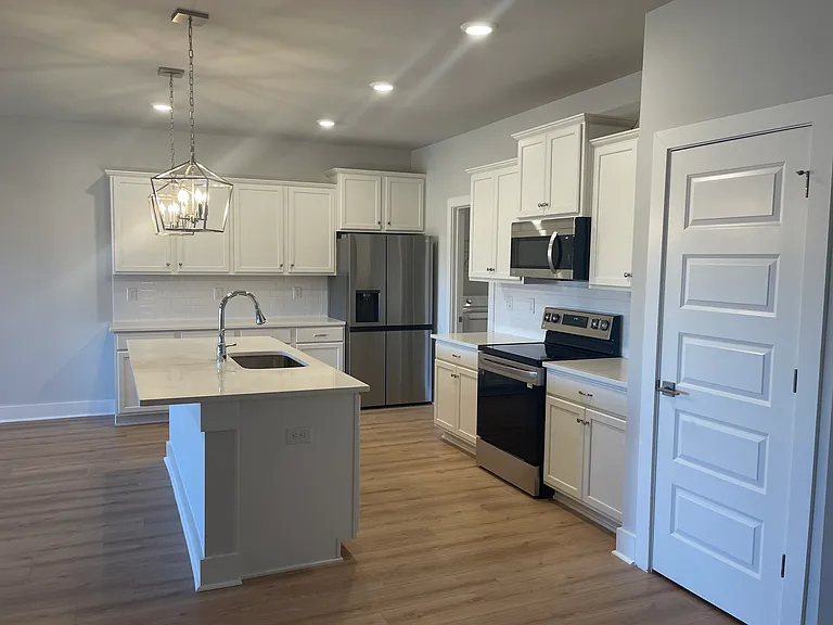 119 Clift Farm Dr — Photo 8