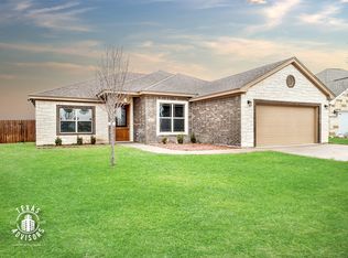 421 Jake Dr, Jarrell, TX 76537
