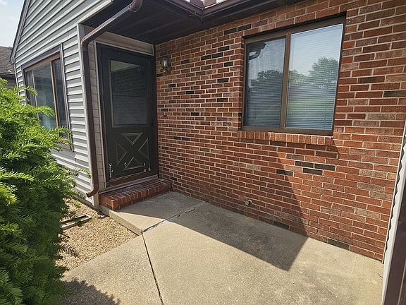 2nd image of 910 Pomona Dr #910