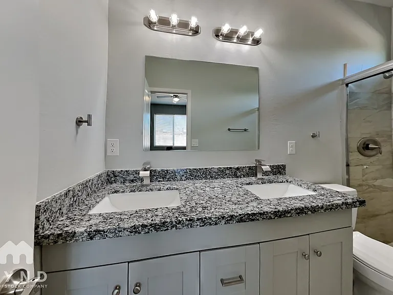 6041 S 8th Pl — Photo 9