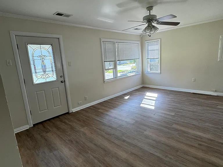 92 Lakewood Dr — Photo 10