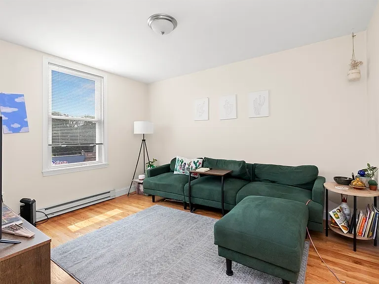 220 Middlesex Ave #5 — Photo 6