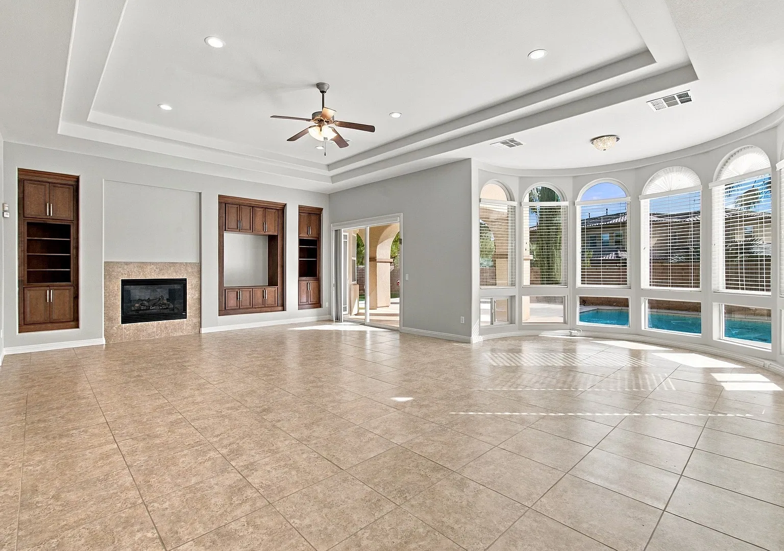 3 bed, 3017 sqft, $6,200 — Photo 2