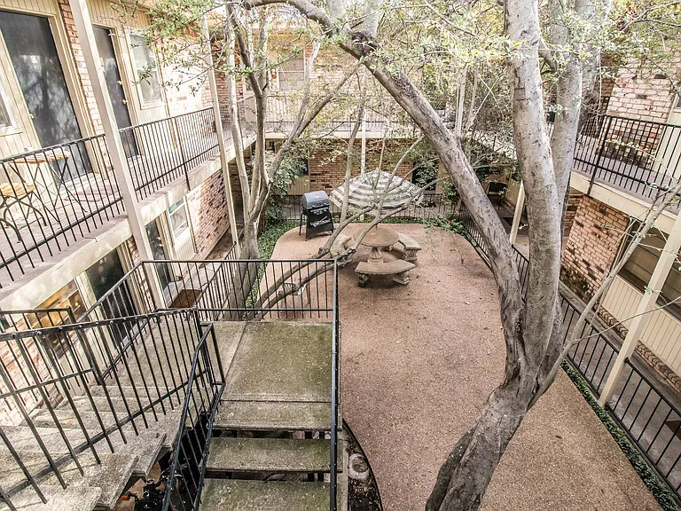 4808 Bryce Ave #4 — Photo 3