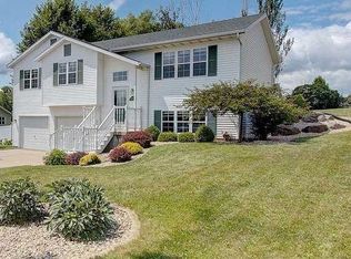 1318 Overlook Pass, Sun Prairie, WI 53590