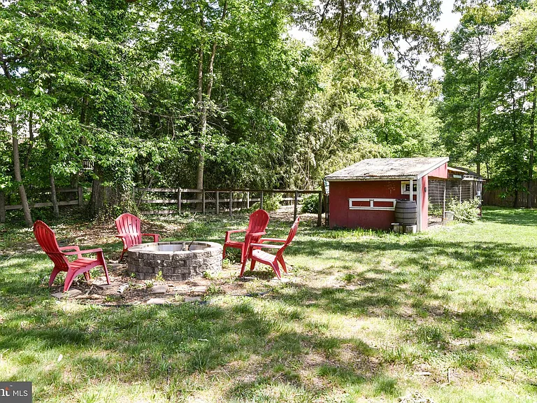 14 Oak Ln — Photo 40