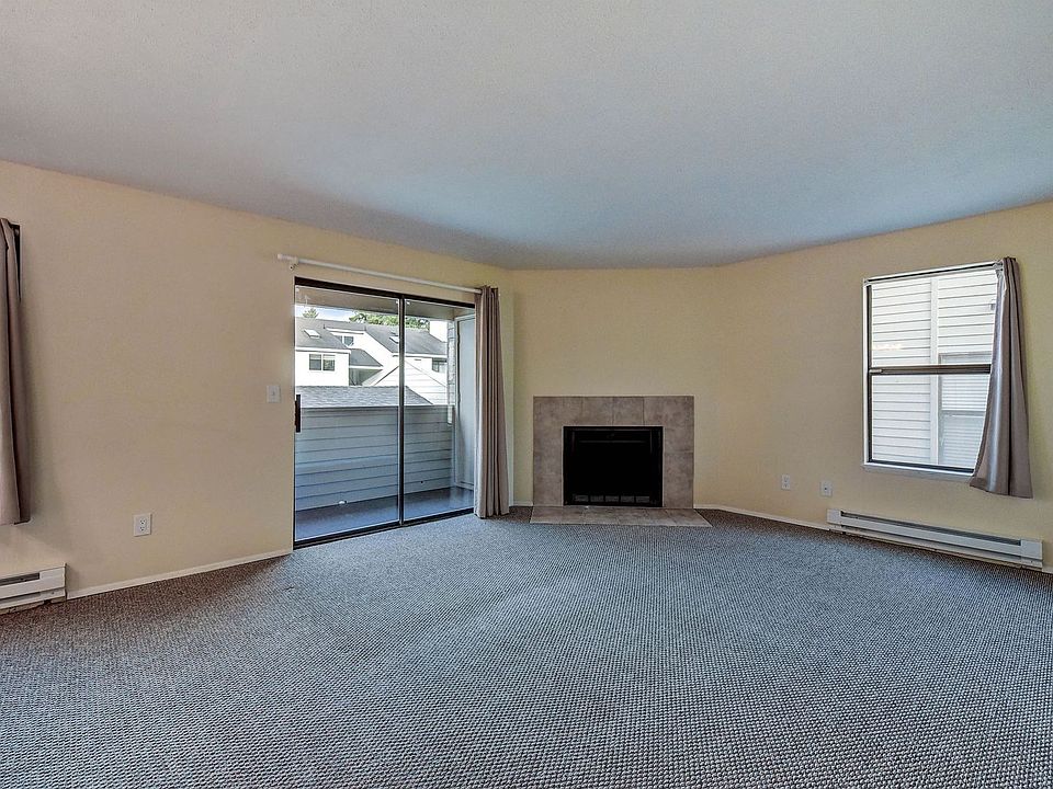 1st image of 11727 93rd Ave NE #C4